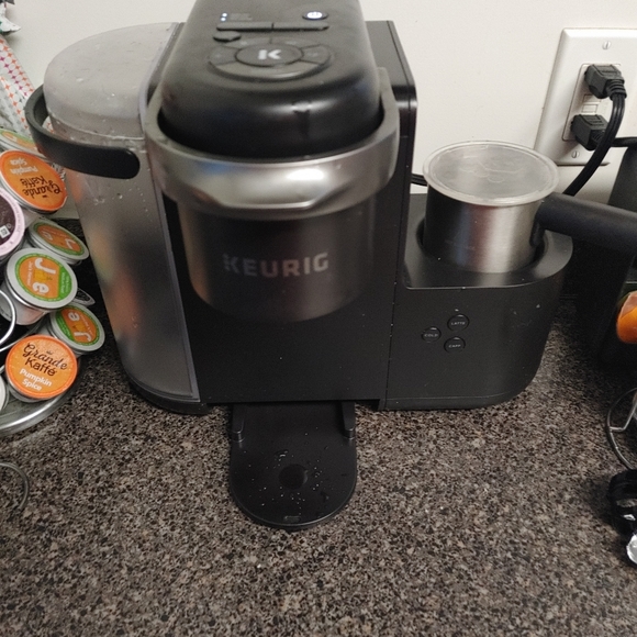 Keurig Kitchen Keurig With Frother Poshmark